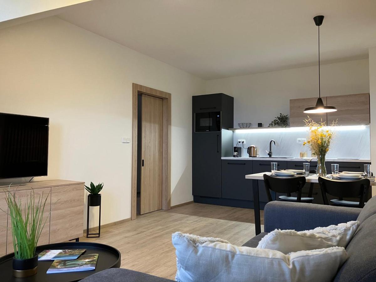 Apartman Nahore Vacov Luaran gambar